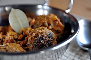 Hackb&auml;llchen in s&auml;miger Sauce