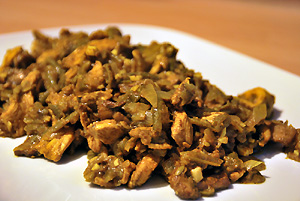 H&uuml;hnercurry mit Pilzen und Bohnen