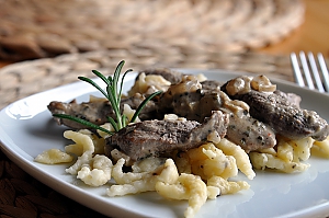 Sp&auml;tzle mit Entenbrust