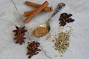 F&uuml;nf-Gew&uuml;rze-Pulver